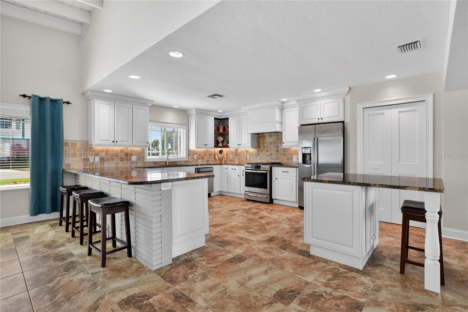 BRIGHTWATER BEACH ES - Residential