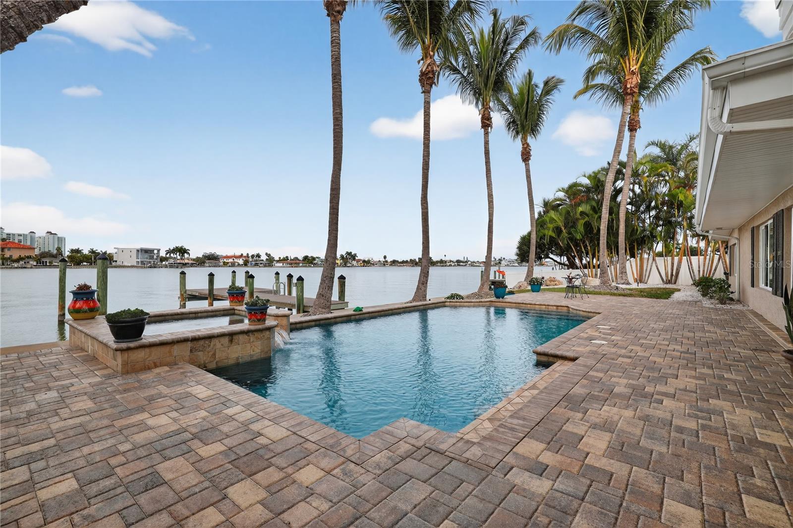 BRIGHTWATER BEACH ES - Residential