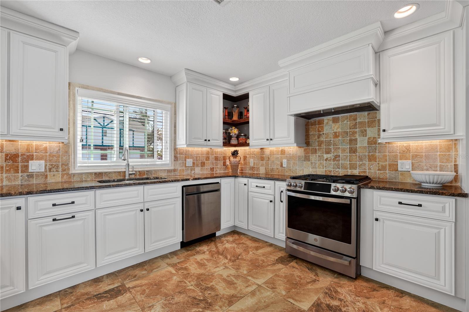 BRIGHTWATER BEACH ES - Residential