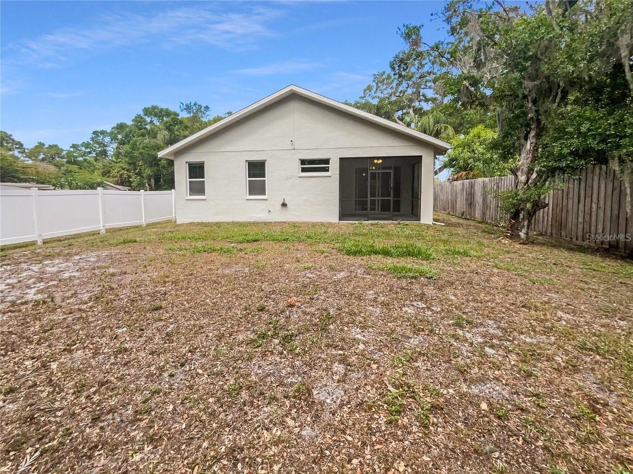 ACREAGE & UNREC - Residential Lease