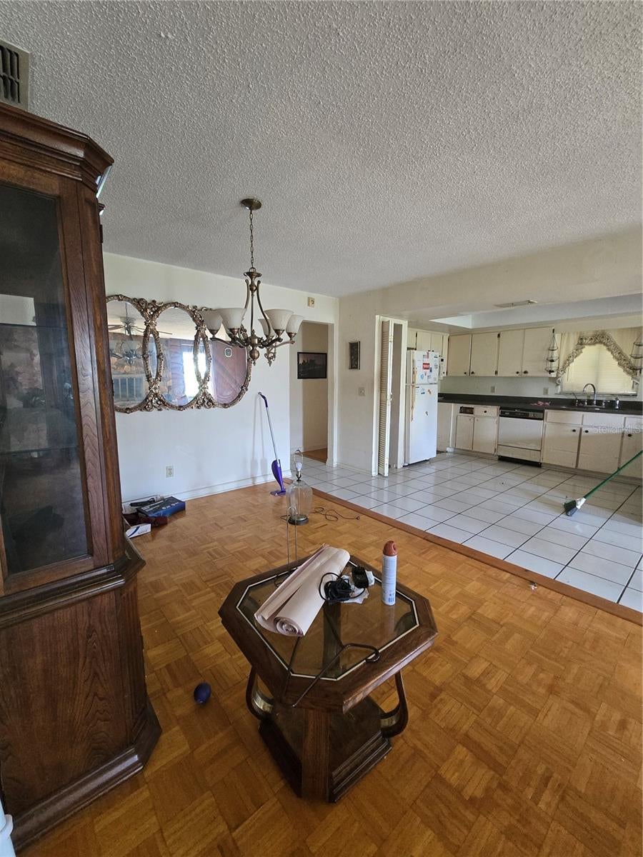 1406 MEADOW DRIVE NE