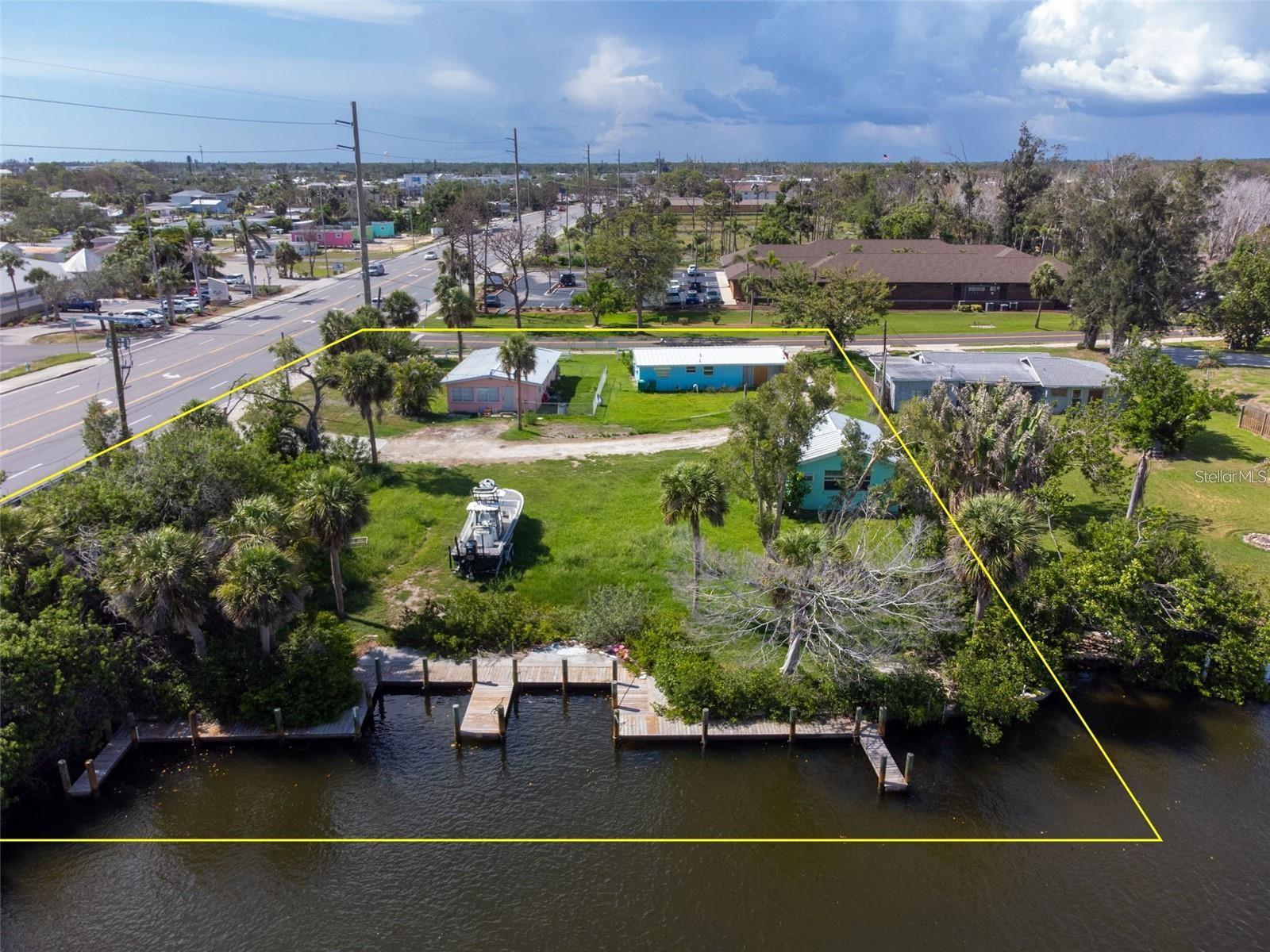 1695 MANOR ROAD, ENGLEWOOD, FL, 34223 2 1695 MANOR ROAD