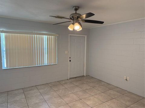 Tiny photo for 1009 Mccormack Street, Leesburg, FL 34748 (MLS # G5112286)