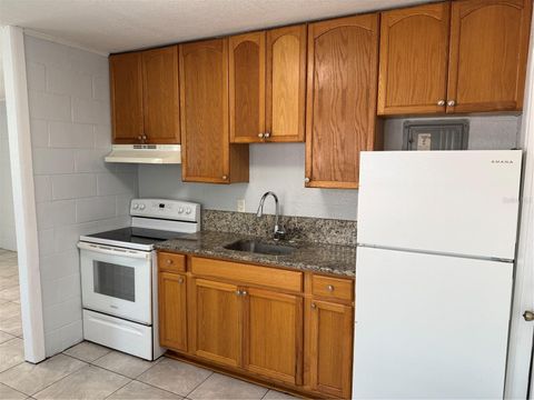 Tiny photo for 1009 Mccormack Street, Leesburg, FL 34748 (MLS # G5112286)