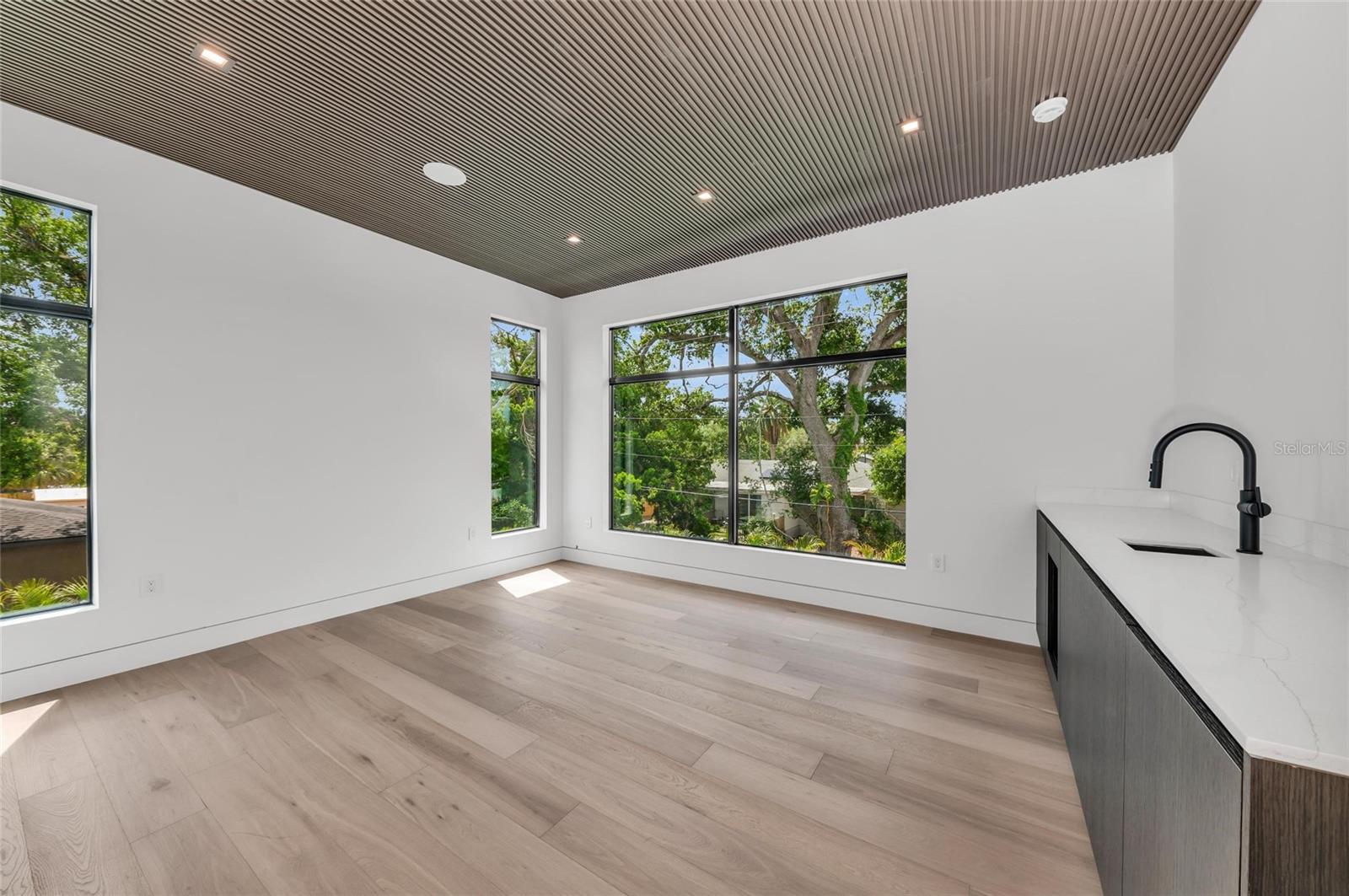 GROVE LAWN REP - Residential