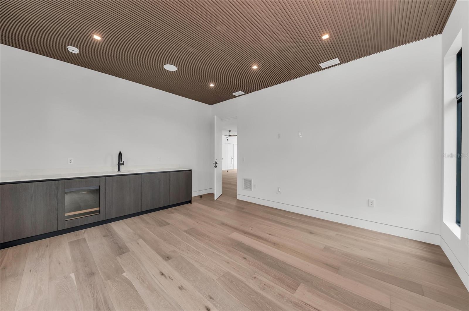 GROVE LAWN REP - Residential