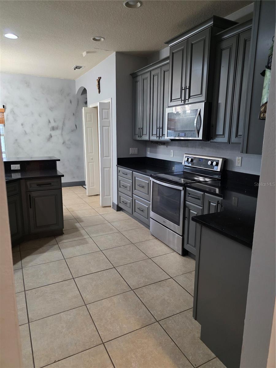 HARTFORD ESTATES - Residential