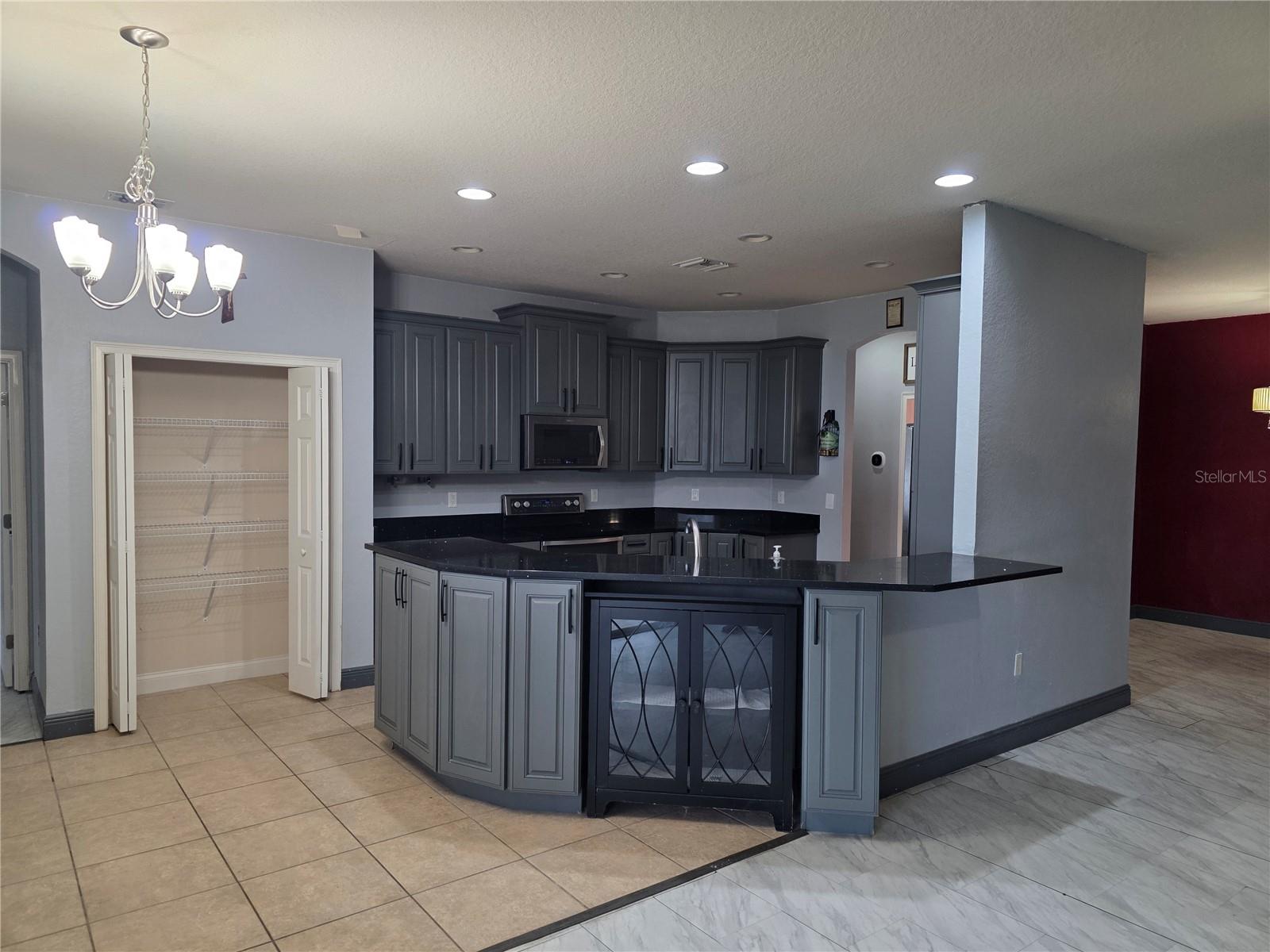 HARTFORD ESTATES - Residential