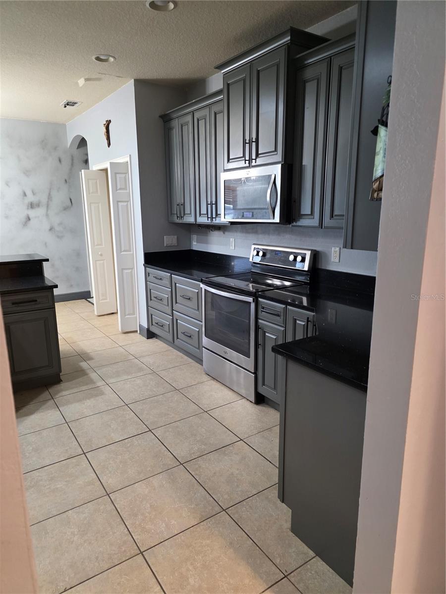 HARTFORD ESTATES - Residential