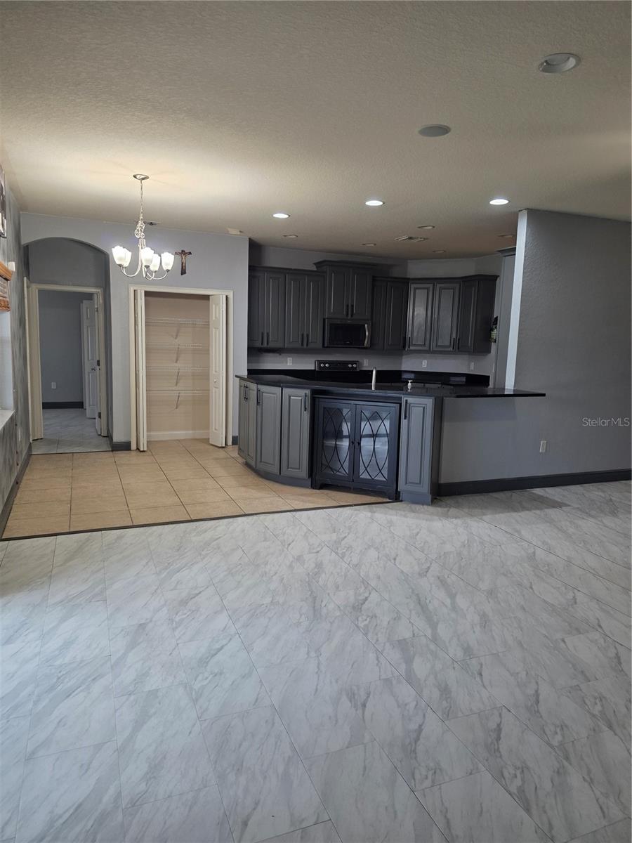 HARTFORD ESTATES - Residential