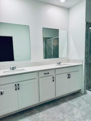 CHATEAU/ASTONIA - Residential Lease