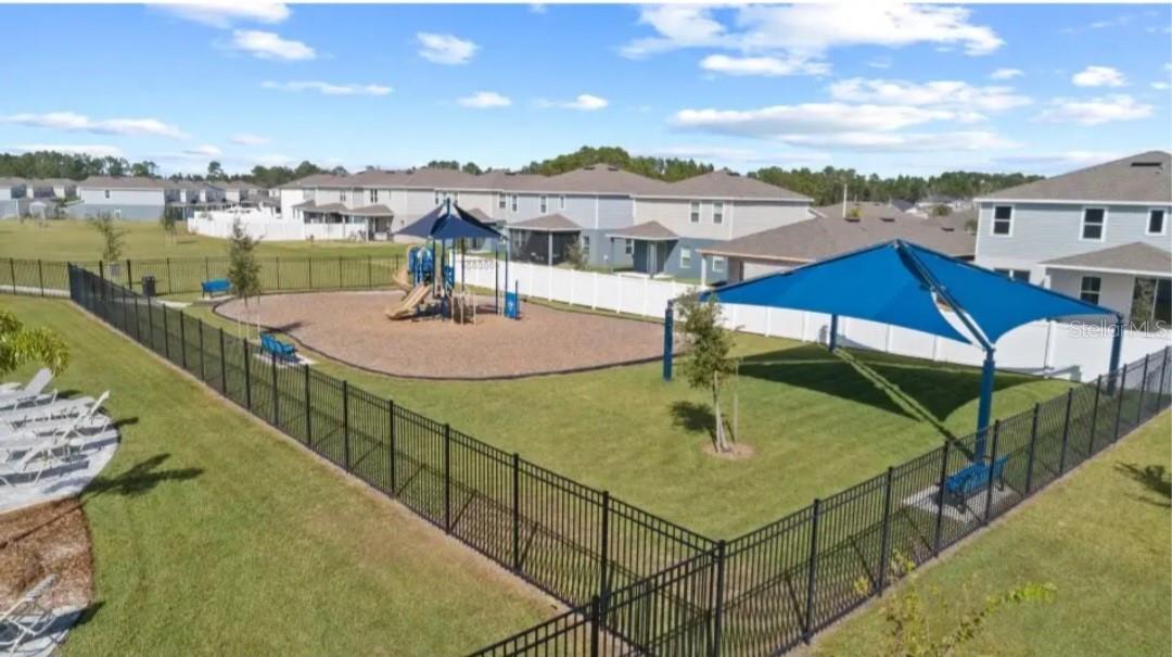 CHATEAU/ASTONIA - Residential Lease