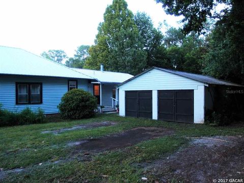 A home in High Springs