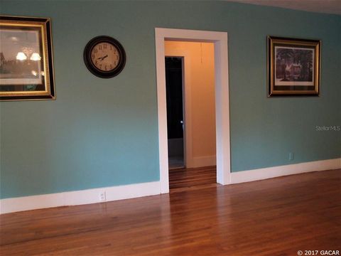 A home in High Springs