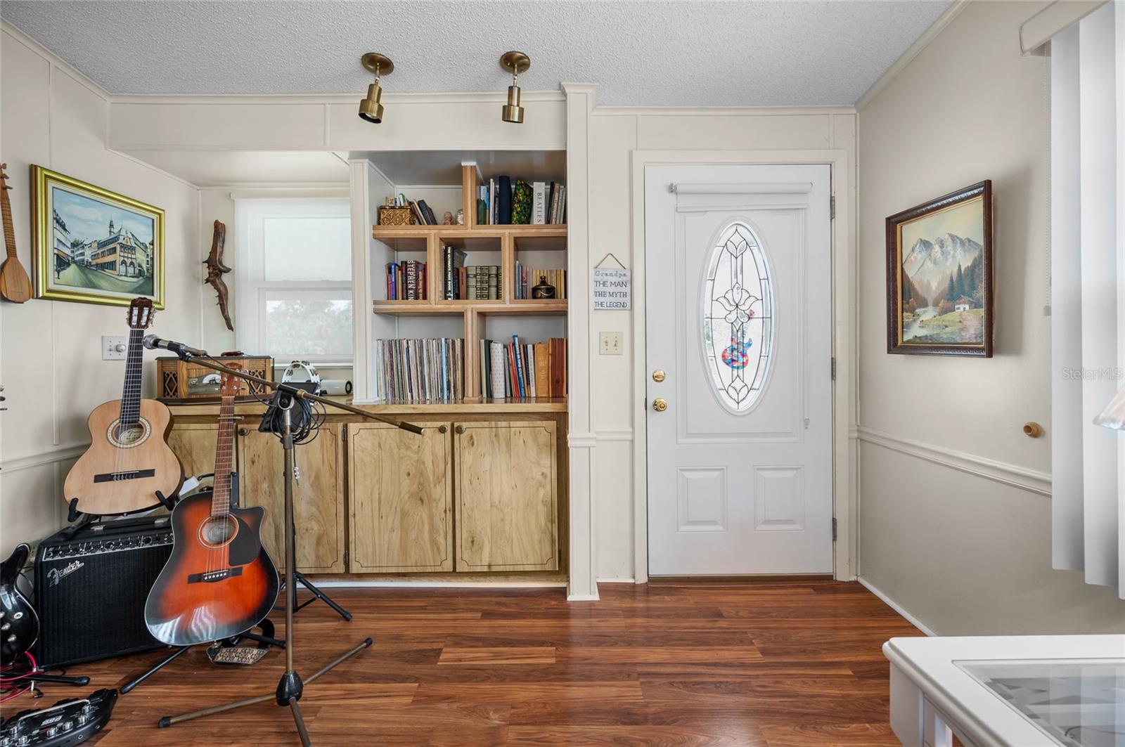 801 SEABROOKE DRIVE