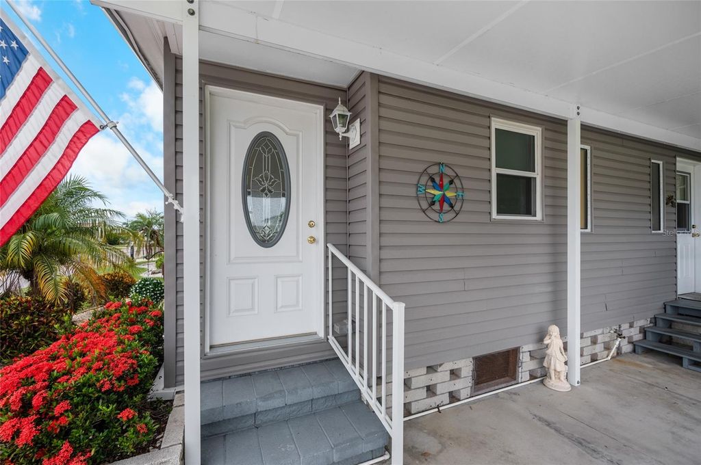 Photo of 801 Seabrooke Drive, Englewood, FL 34223 (MLS # D6143110)