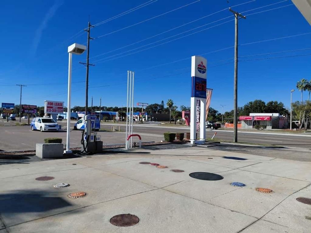 Photo of 7906 W Hillsborough Avenue, Tampa, FL 33615 (MLS # TB8448517)