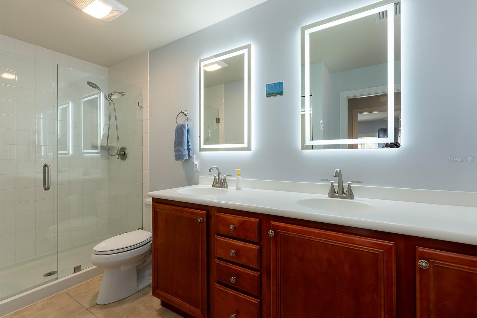 VILLAGEWALK/LK NONAD & 01 - Residential