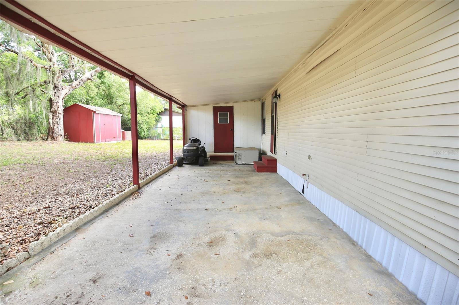 Photo 20 of 23 of 14070 S US HIGHWAY 301 mobile home