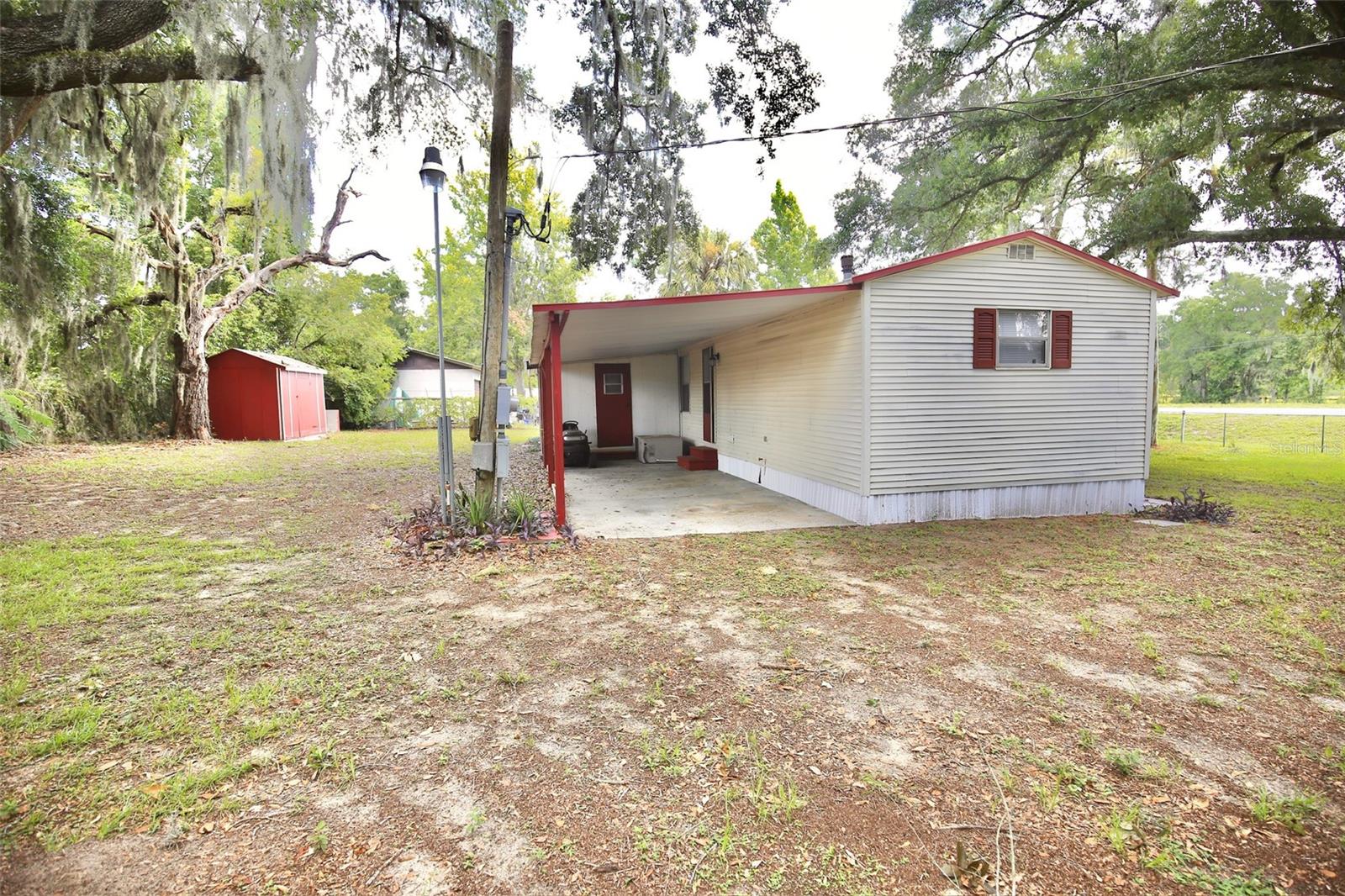 Photo 2 of 23 of 14070 S US HIGHWAY 301 mobile home