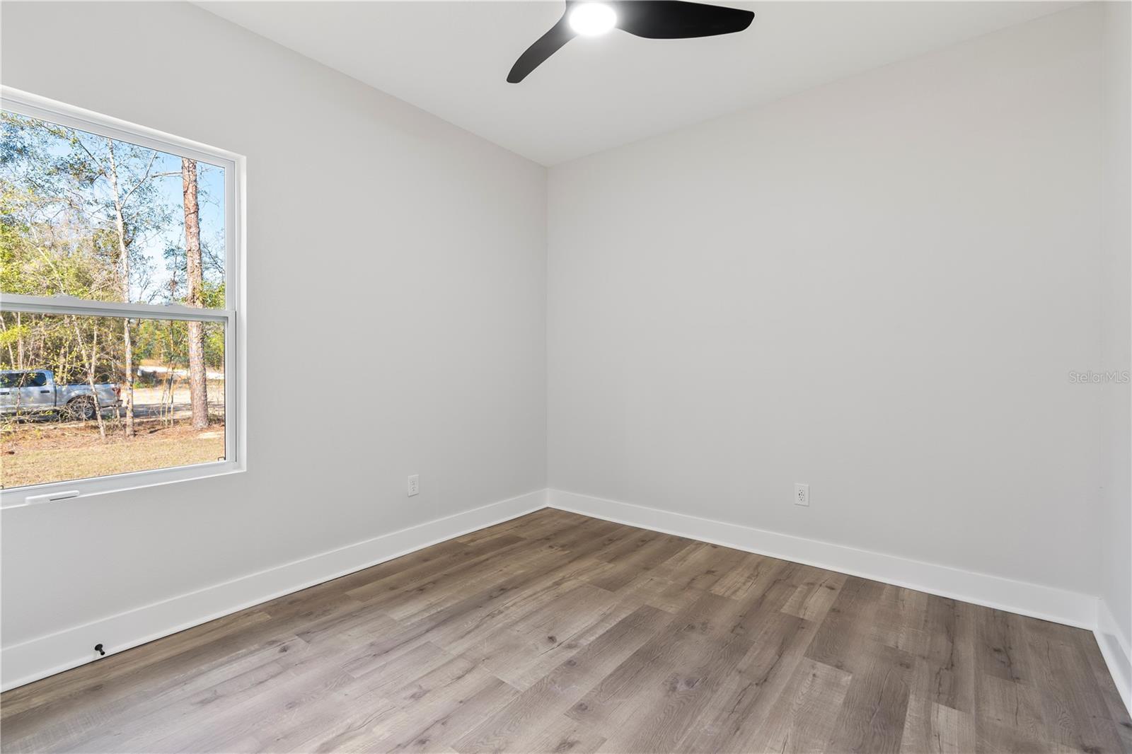 ROLLING HILLS - Residential