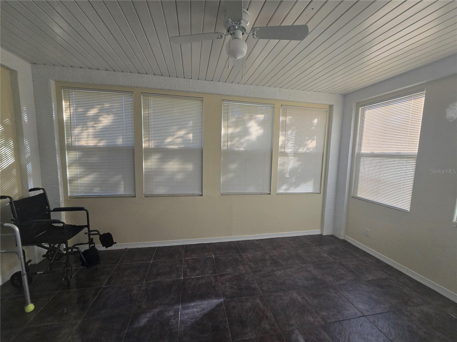 OAKLEY - Residential