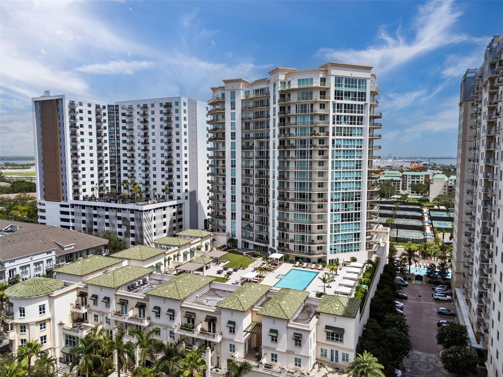 450 KNIGHTS RUN AVENUE 704