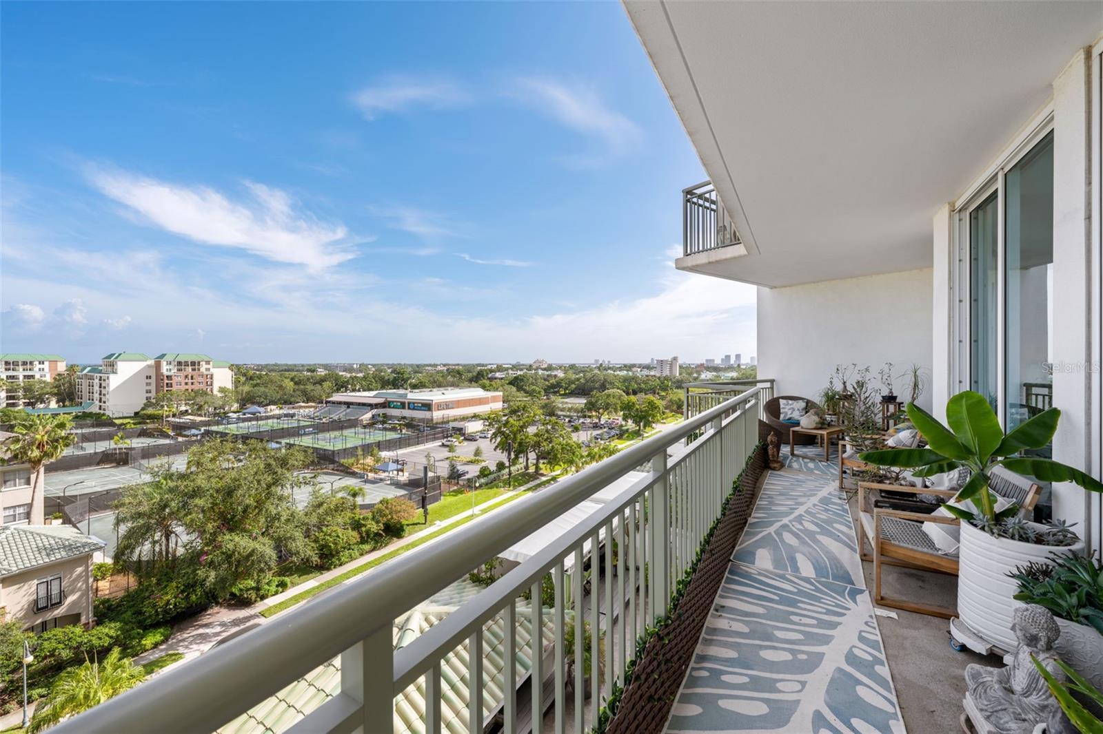 450 KNIGHTS RUN AVENUE 704