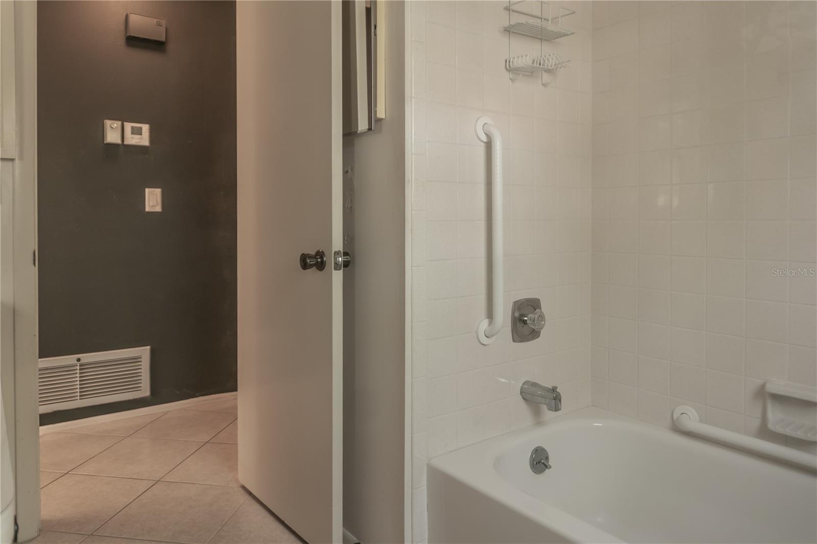 VILLAGE PLAZA SEC 4 - Residential