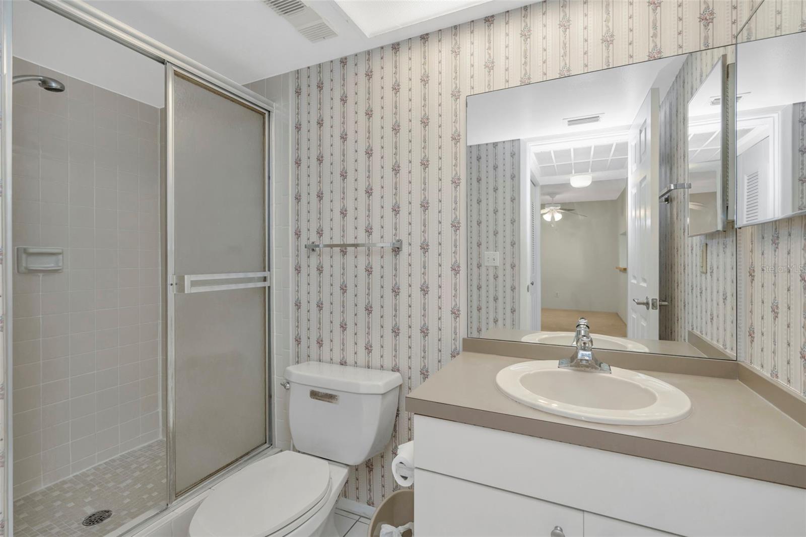 IMPERIAL OAKS CONDO - Residential