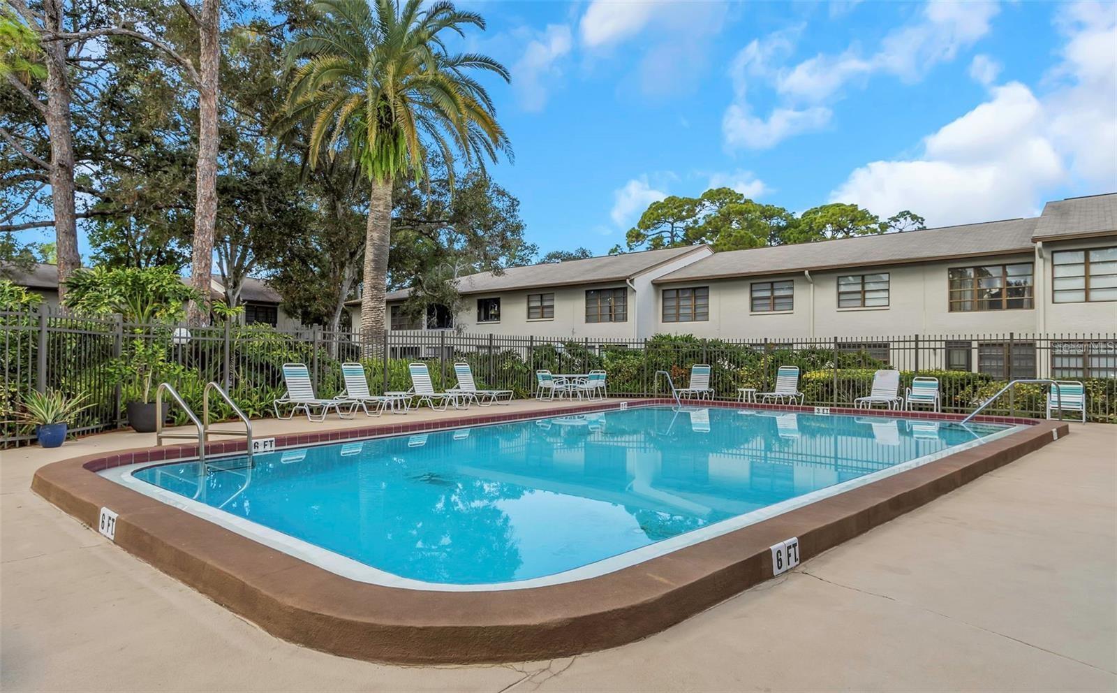 IMPERIAL OAKS CONDO - Residential