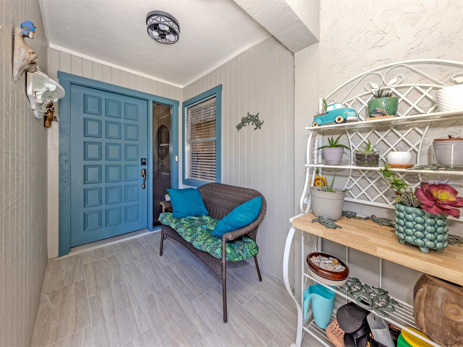 601 PINEBROOK CRESCENT 1