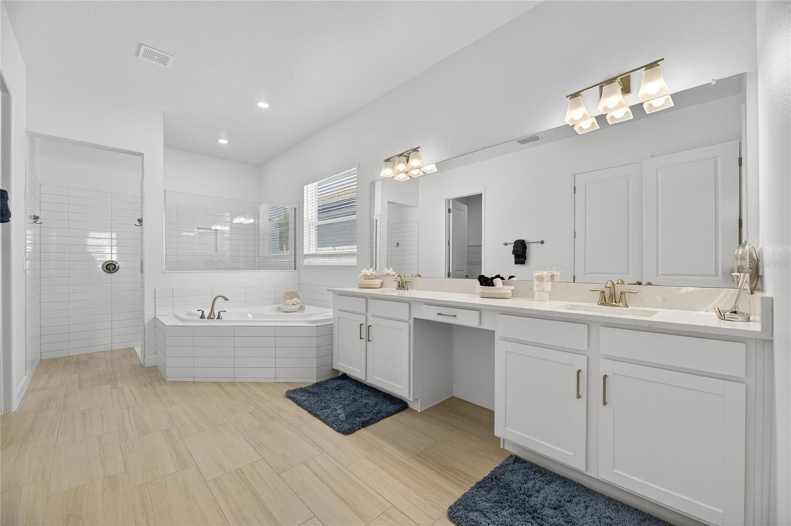 FOREST BROOKE ACTIVE ADULT PH 6A AND 7 LOT 10 BLOC - Residential