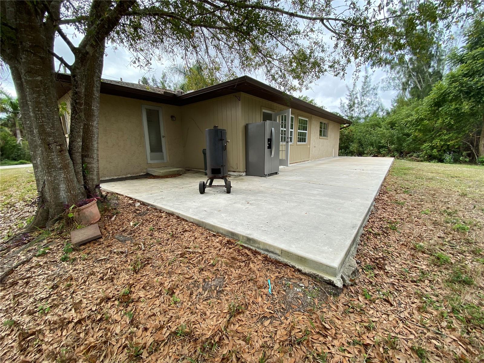 BAY SHORE - Residential Lease