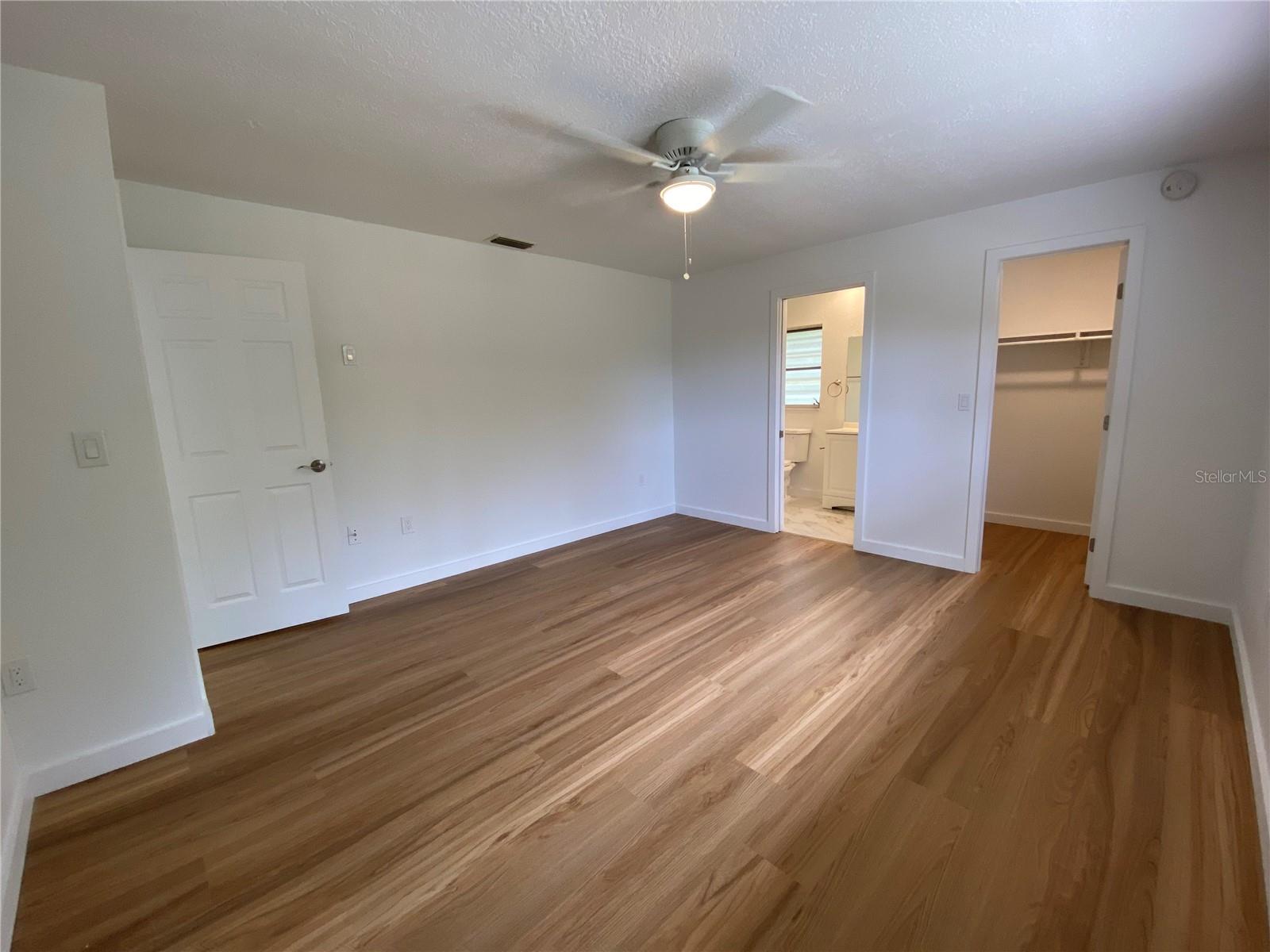 BAY SHORE - Residential Lease