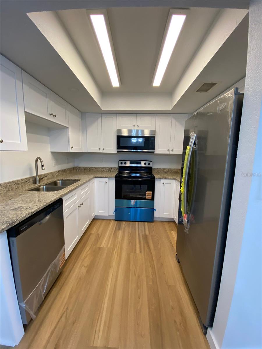 BAY SHORE - Residential Lease