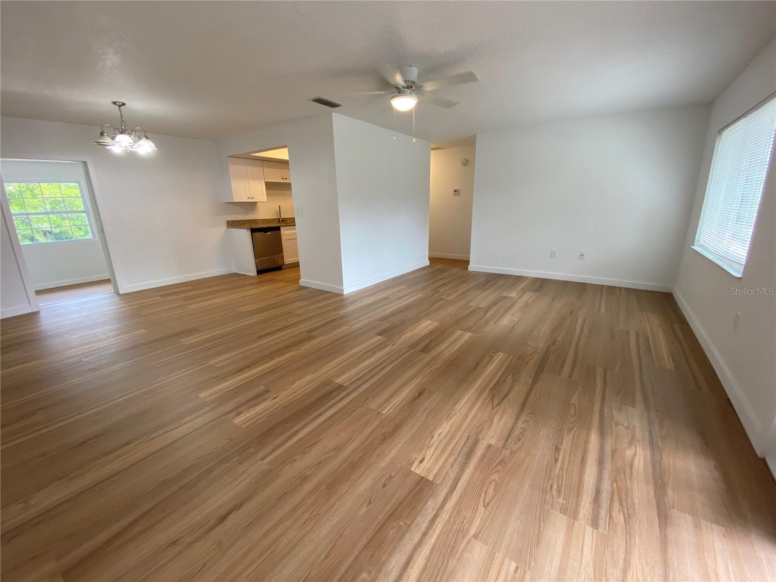 BAY SHORE - Residential Lease