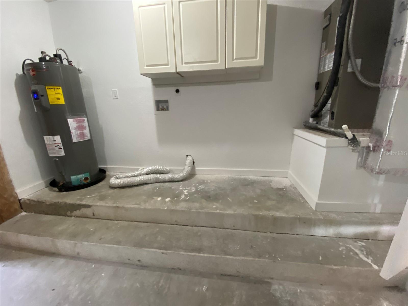 BAY SHORE - Residential Lease