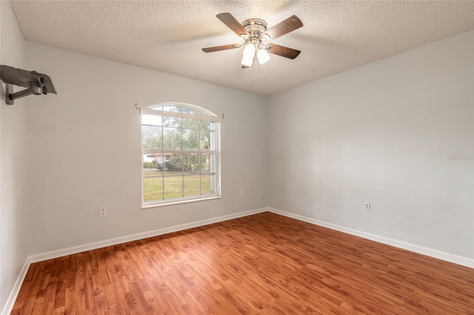 BURWYN PARK - Residential