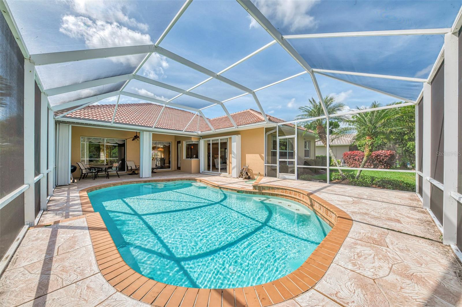 SAWGRASS - Residential