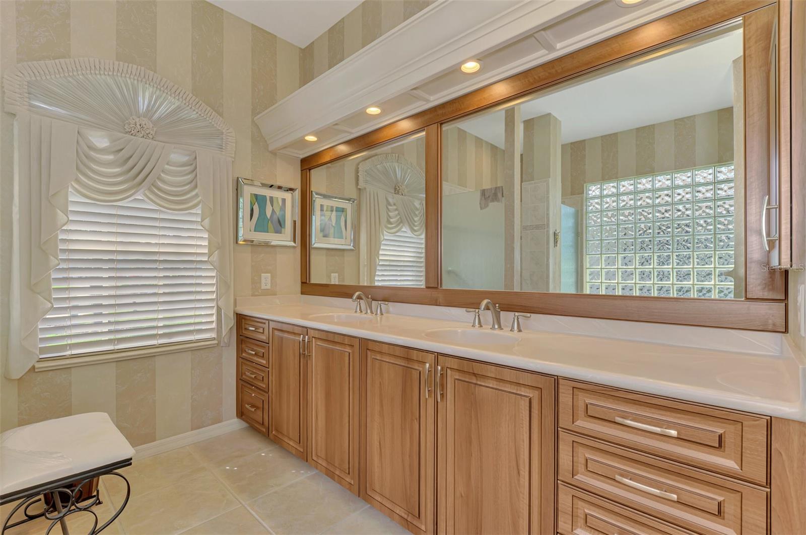 SAWGRASS - Residential