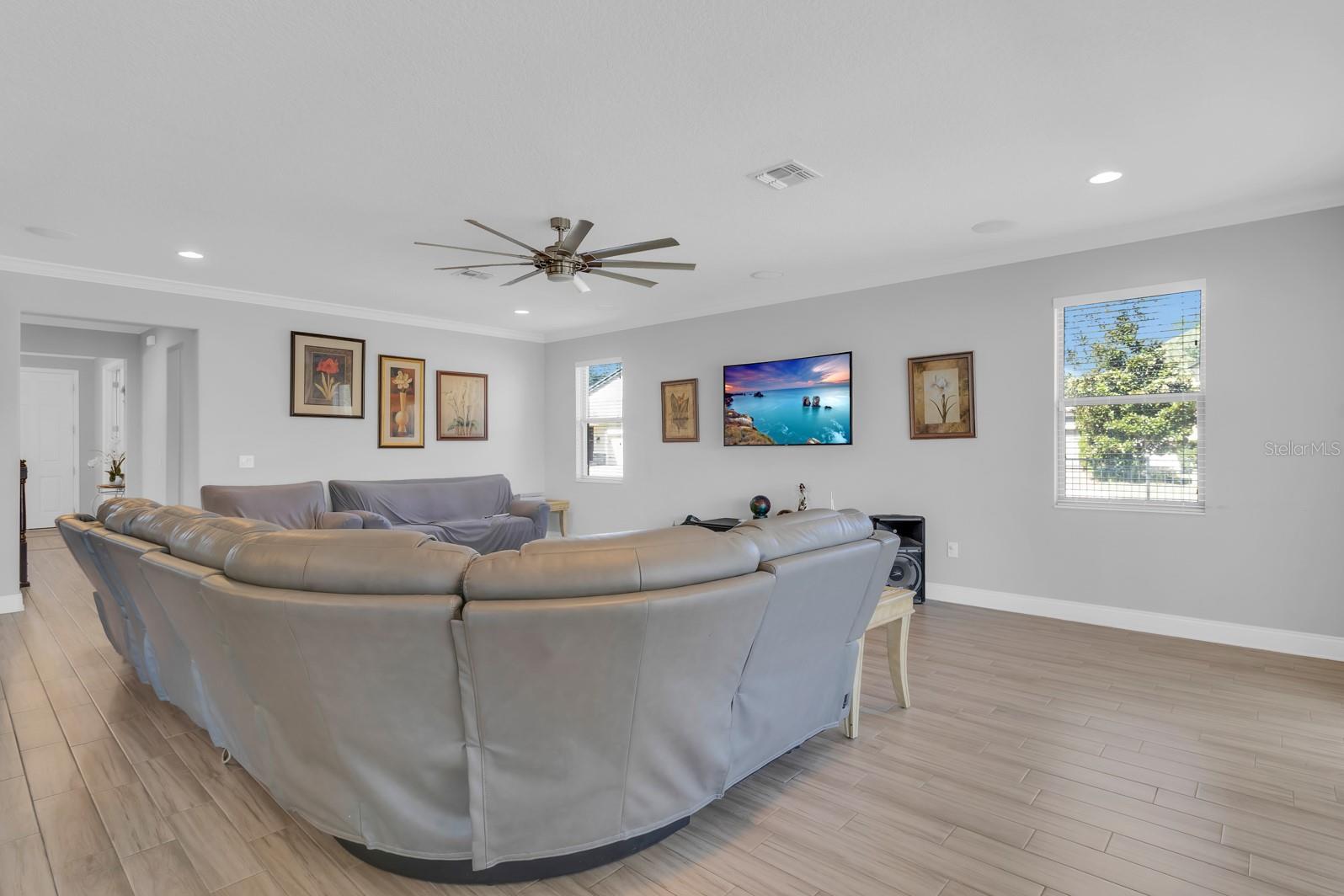 ASTOR GRANDE AT LAKE FOREST - Residential