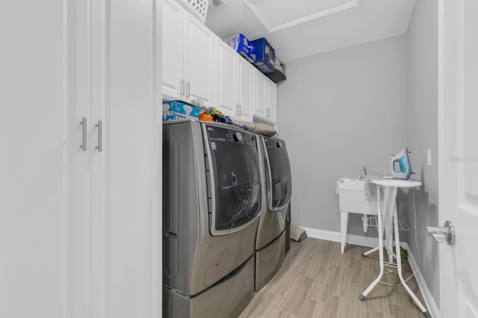 ASTOR GRANDE AT LAKE FOREST - Residential