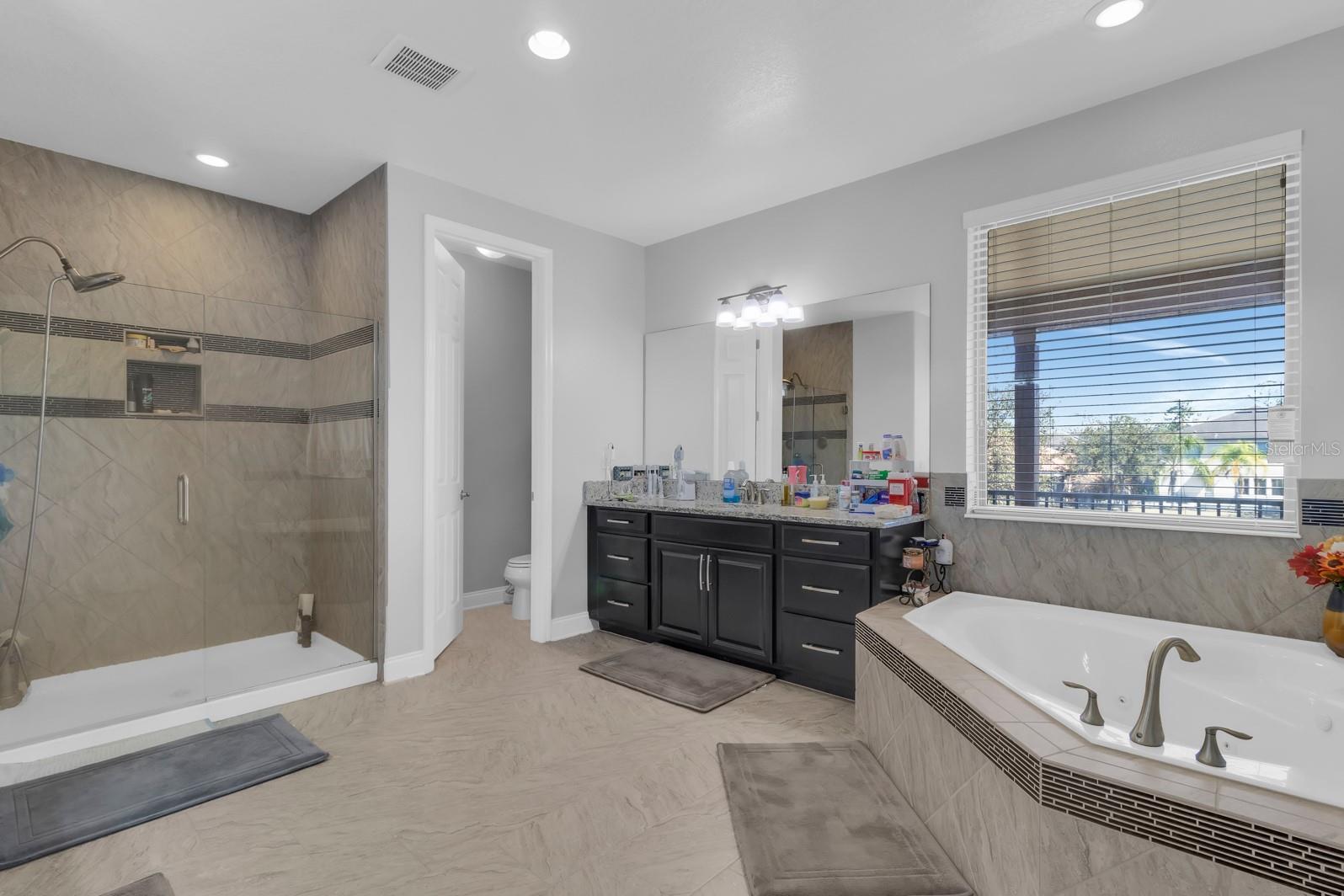 ASTOR GRANDE AT LAKE FOREST - Residential