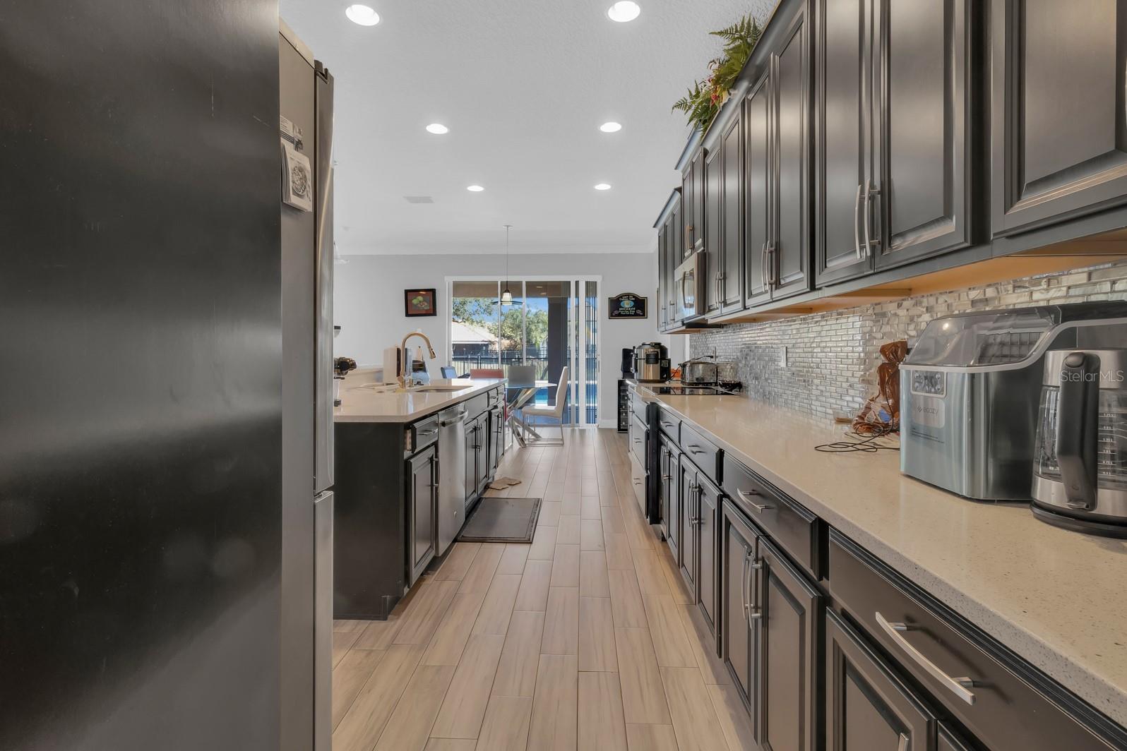 ASTOR GRANDE AT LAKE FOREST - Residential