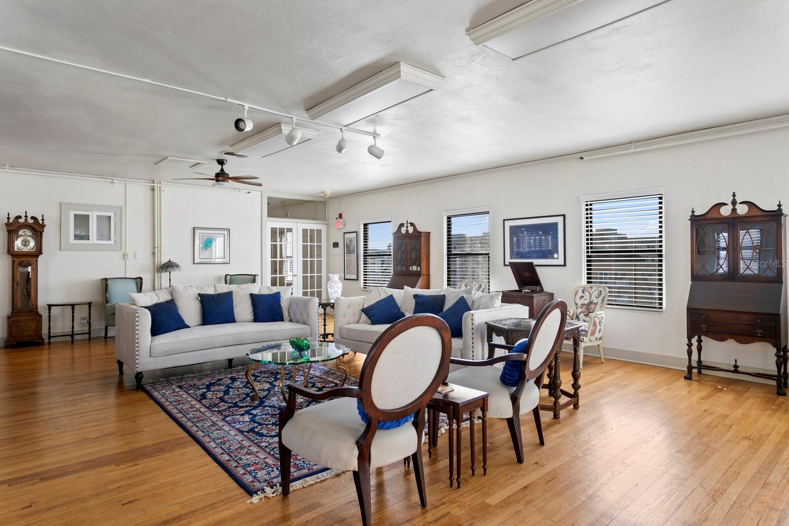 FLORI DE LEON APTS CO-OP - Residential