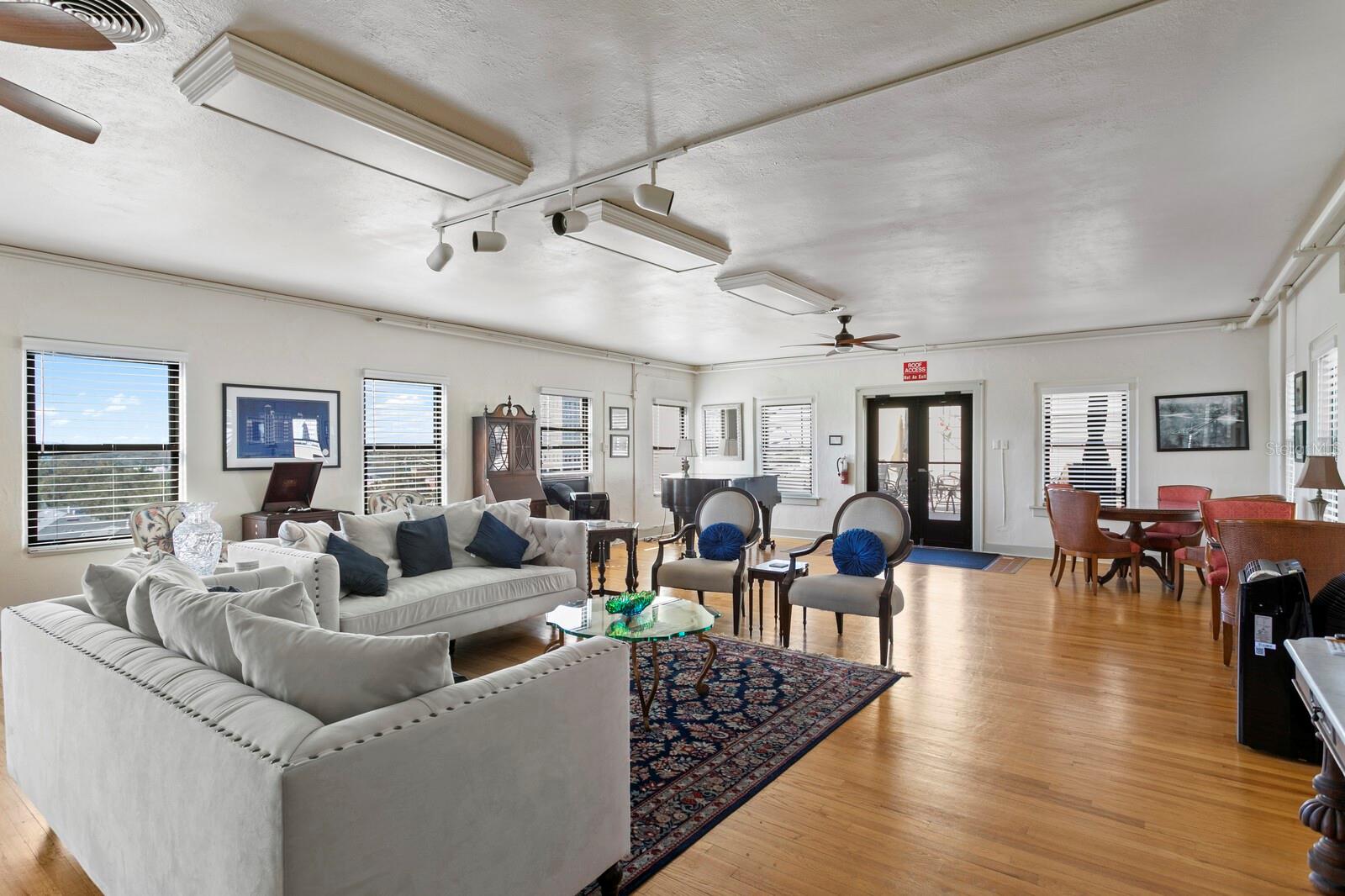 FLORI DE LEON APTS CO-OP - Residential