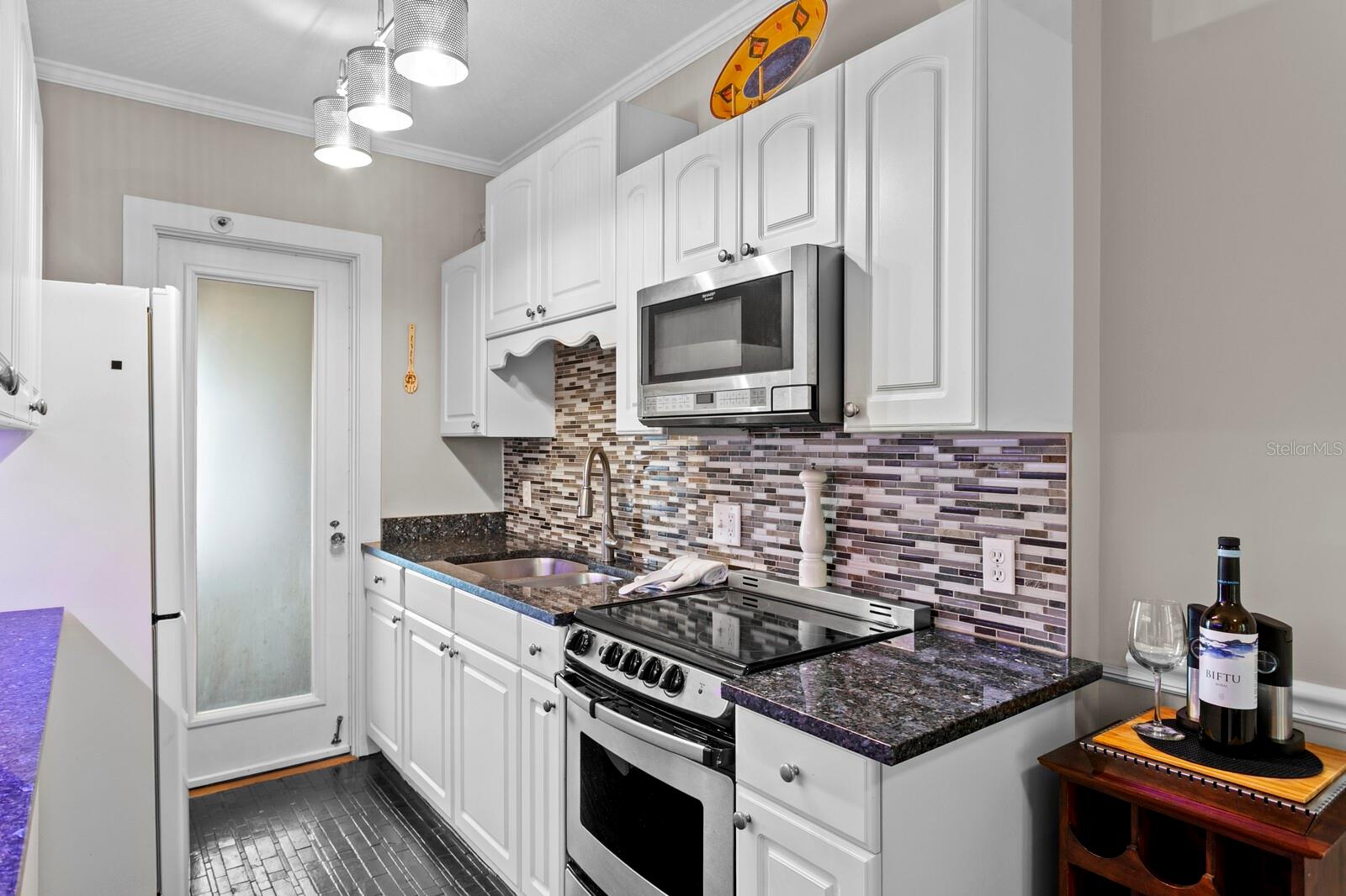 FLORI DE LEON APTS CO-OP - Residential