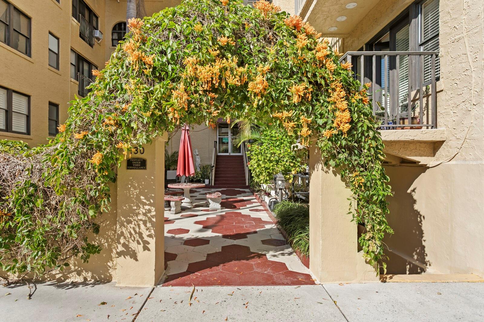 FLORI DE LEON APTS CO-OP - Residential