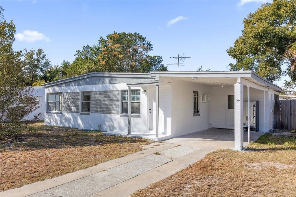 Photo of 920 Hacienda Court, Orlando, FL 32808 (MLS # O6380978)